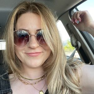 Meet your Posher, Bri!